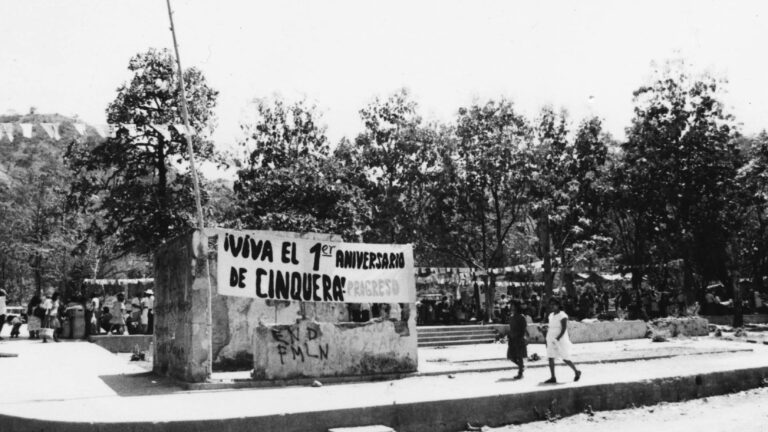 Primer aniversario de la repoblación de Cinquera (Cabañas). Crédito: Museo de la Memoria Histórica Cinquera.