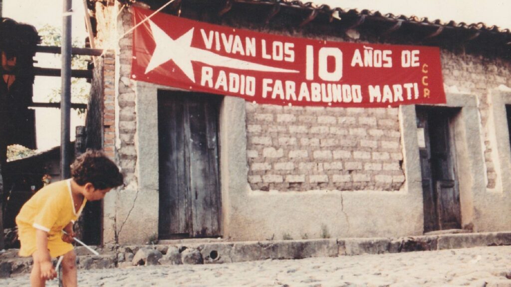 Celebración de los 10 años de Radio Farabundo Martí. Crédito: FUNDABRIL.