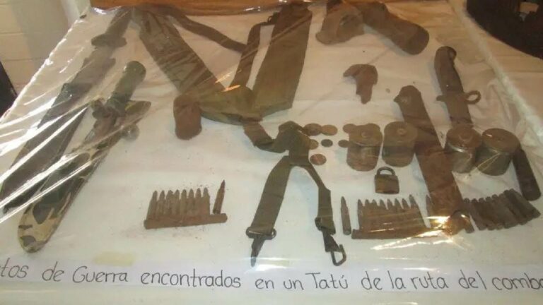 Pertrechos de guerra hallados en tatú (túnel utilizado como refugio) de la Ruta del Combatiente. Crédito: Museo Guazapa.